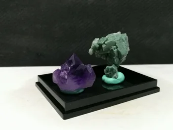 22.0 gNatural violetinė vandens kristalų grupė, žalias kalcitas, mineralinių kristalų mėginio langelį
